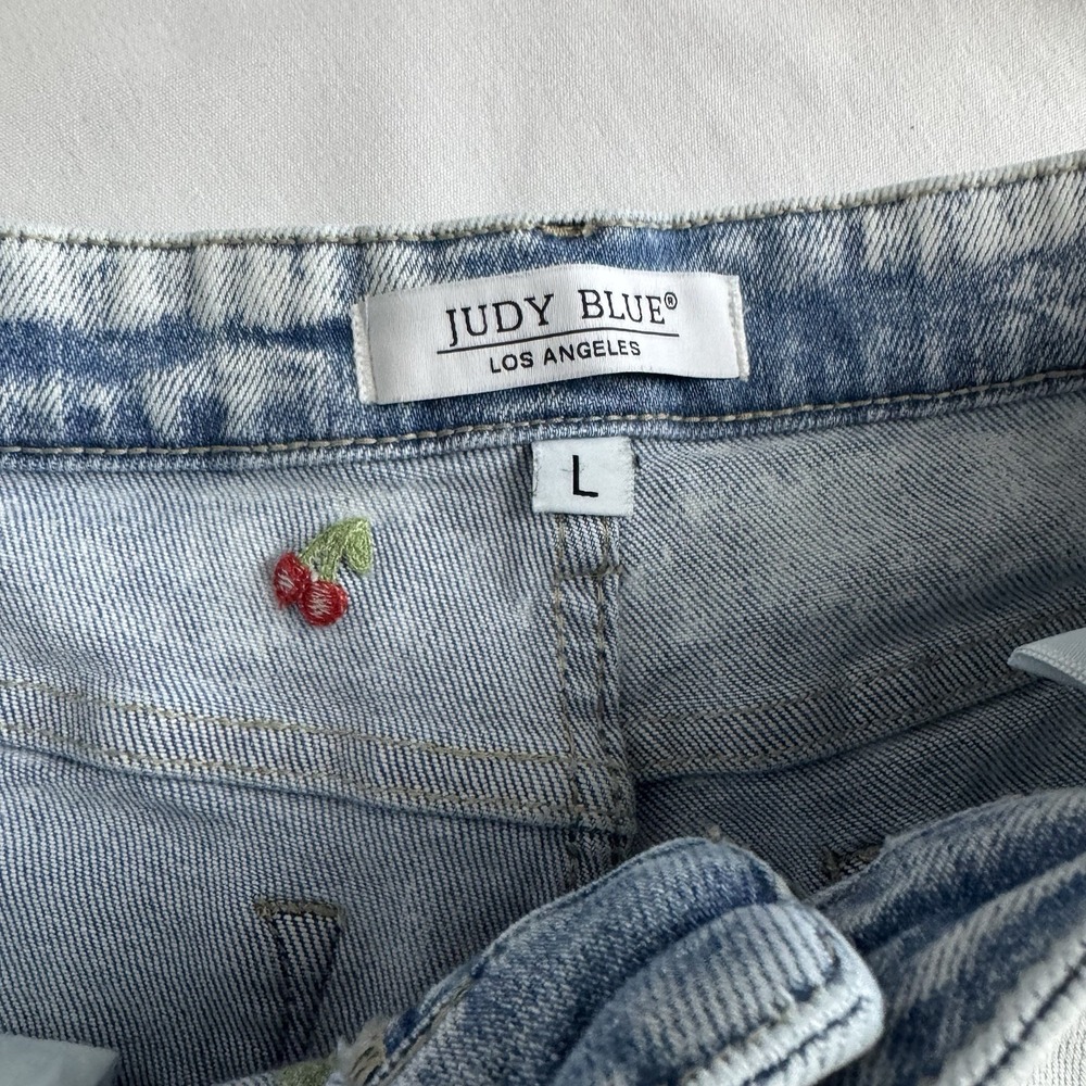 Judy Blue Cherry Embroidered Acid Wash High Rise Cutoff Denim Shorts Sz L - Picture 2 of 6